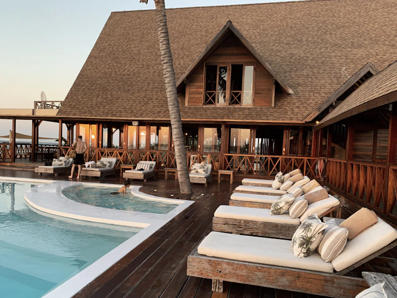 Hotels & Travel